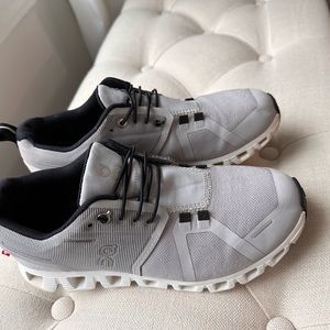 On cloud 5, waterproof size 7.5